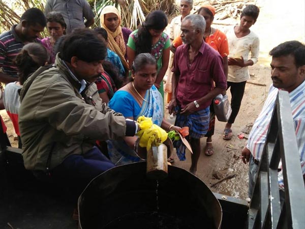 ಸಂತ್ರಸ್ತರಿಗೆ ಸೀಮೆಎಣ್ಣೆ