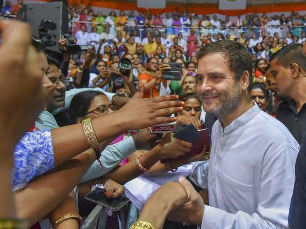 ಬಿಕ್ಕಟ್ಟಿಗೆ ಸಿಲುಕಿರುವ ಭಾರತ