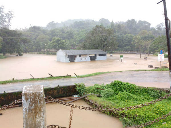 ಯೋಗಾಭ್ಯಾಸಕ್ಕೆ 30 ಜನರ ತಂಡ