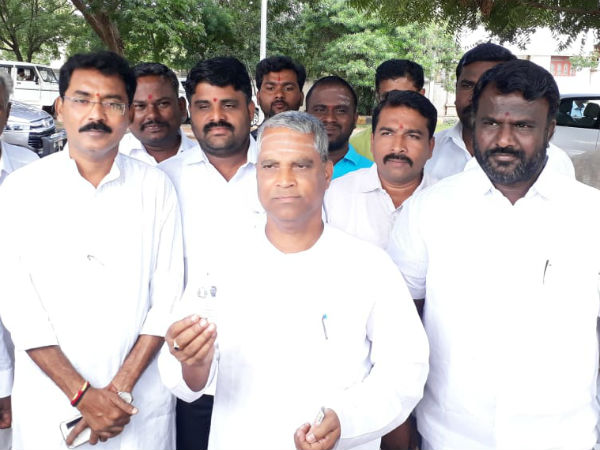 ಮತ ಚಲಾಯಿಸಿದ ಶಾಸಕರು