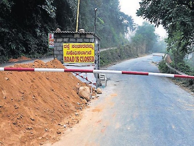 ಭಾರಿ ವಾಹನಗಳಿಂದ ಹಣ ವಸೂಲಿ