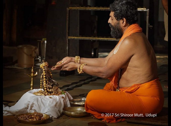 ಮಹಿಳೆಯೊಬ್ಬರ ಎಂಟ್ರಿ
