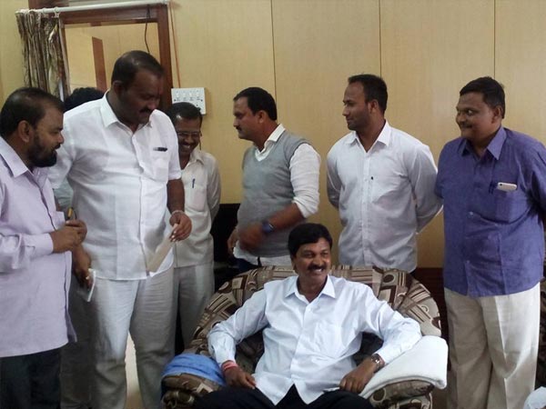 ಮಾಧ್ಯಮಗಳ ಮುಂದೆ ಹೋಗಬೇಡಿ