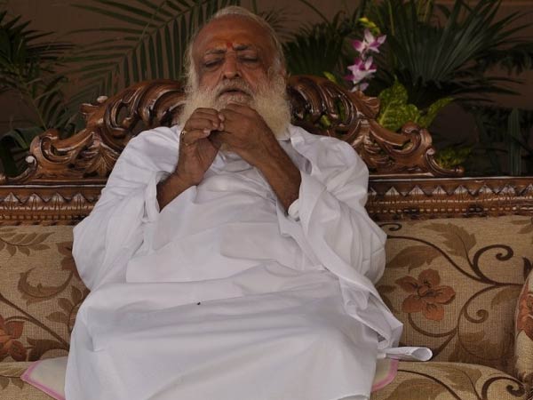 ಆಶ್ರಮದಲ್ಲಿ ತಂತ್ರ ಸಾಧನೆ, ಮಾಟ ಮಂತ್ರ