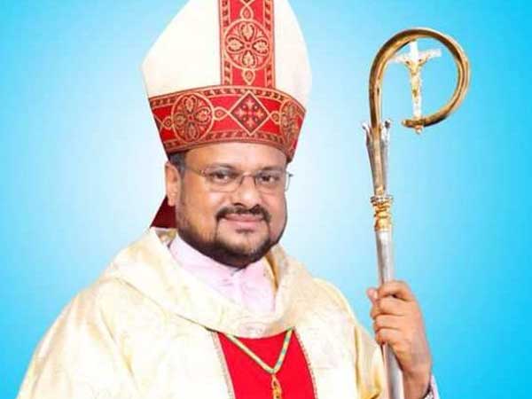 ಅಧ್ಯಾತ್ಮ ಮಾರ್ಗದರ್ಶನಕ್ಕಾಗಿ ರಾತ್ರಿ ಹನ್ನೆರಡು ಗಂಟೆಗೆ ಕೋಣೆಯಲ್ಲಿ