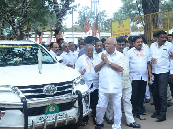ಅಧಿಕಾರ ಉಳಿಸಿಕೊಳ್ಳಲು ಹೋರಾಟ