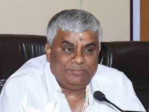 ಸಚಿವ ರೇವಣ್ಣ ಅವರ ಮೇಲೆ ಆರೋಪ