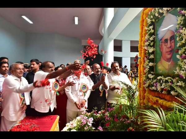 ಕುಲಪತಿಗಳ ಆಯ್ಕೆಗೆ ಸಮಿತಿ