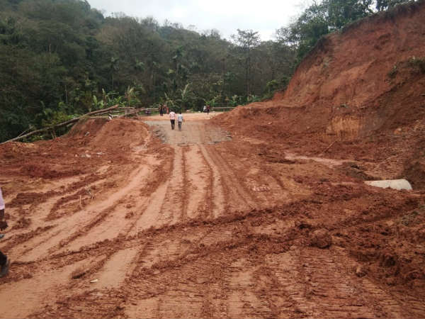 ತಾತ್ಕಾಲಿಕ ರಸ್ತೆ ನಿರ್ಮಾಣ