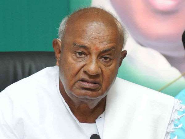 ಒತ್ತಡಕ್ಕೆ ಮಣಿದರು ದೇವೇಗೌಡರು!