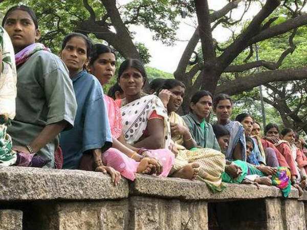 ಮ್ಯಾನ್ಹೋಲ್ ಸ್ವಚ್ಛತೆ ಯಾರಿಗೆ?
