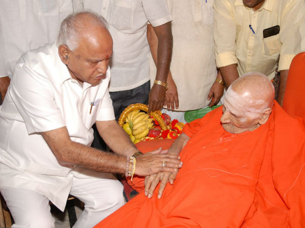 ಕುಟುಂಬ ಸಮೇತರಾಗಿ ಭೇಟಿ ನೀಡಿದ ಬಿಎಸ್ ವೈ