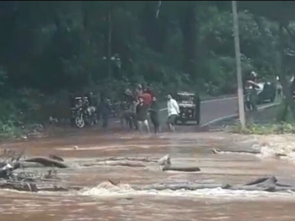 ಮನೆಗಳು ಜಲಾವೃತ