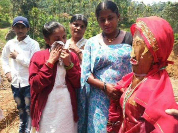 ಸಂಪ್ರದಾಯದಂತೆ ಮದುವೆ ಶಾಸ್ತ್ರ