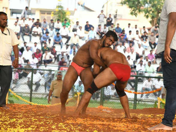 ಲಘುಲಾಠಿ ಪ್ರಹಾರ