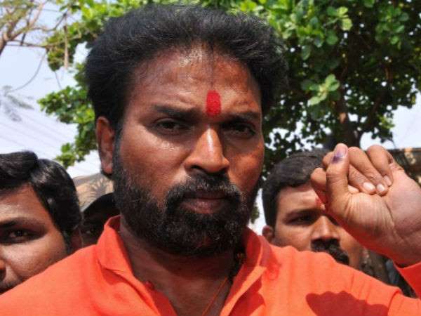 ಬಳ್ಳಾರಿ: ಬಿಜೆಪಿಯಿಂದ ಶಾಂತಾ ಕಣಕ್ಕೆ, ಕಾಂಗ್ರೆಸ್ ಅಭ್ಯರ್ಥಿ ಹುಡುಕಾಟ