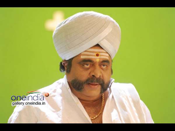 ಮೃತ ಅಭಿಮಾನಿಯ ಮನೆಗೆ ಬಂದಿದ್ದ ಅಂಬಿ