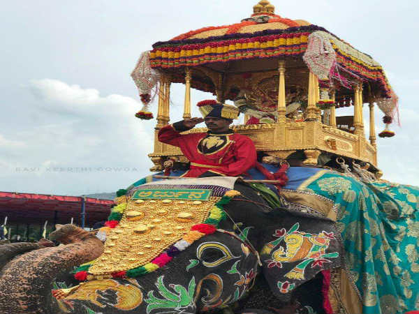 21 ಕುಶಾಲು ತೋಪು ಹಾರಿಸಲಾಯಿತು
