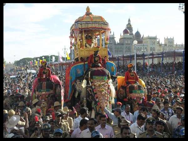 ದೇವಿಯ ಸ್ತೋತ್ರವನ್ನೊಳಗೊಂಡ ನಕ್ಷತ್ರ ಮಾಲಿಕ್
