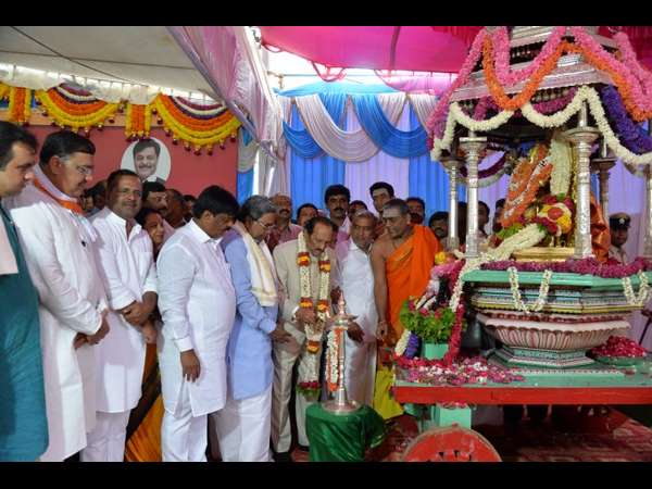 ಕಾಂಗ್ರೆಸ್ ಜನಪ್ರತಿನಿಧಿಗಳ ದಂಡೇ ಹರಿದು ಬಂತು