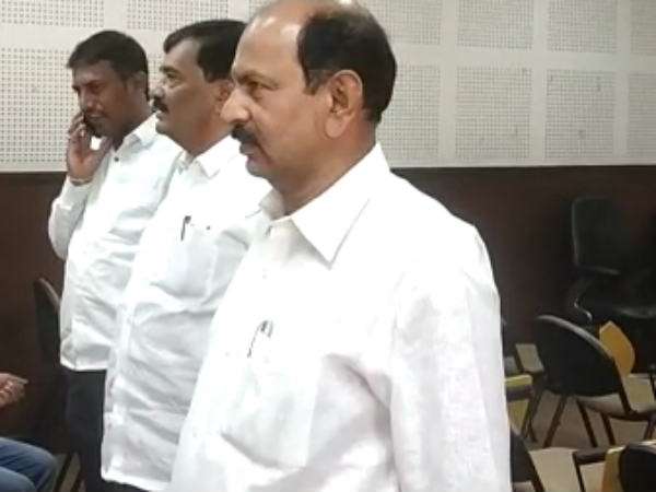 ಸಿದ್ದರಾಮಯ್ಯ ಬಳಿ ಇರುವ ಕಾರುಗಳೆಷ್ಟು?