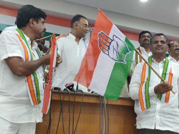 ಎಲ್ಲರೂ ಒಗ್ಗಟ್ಟಾಗಿದ್ದೇವೆ