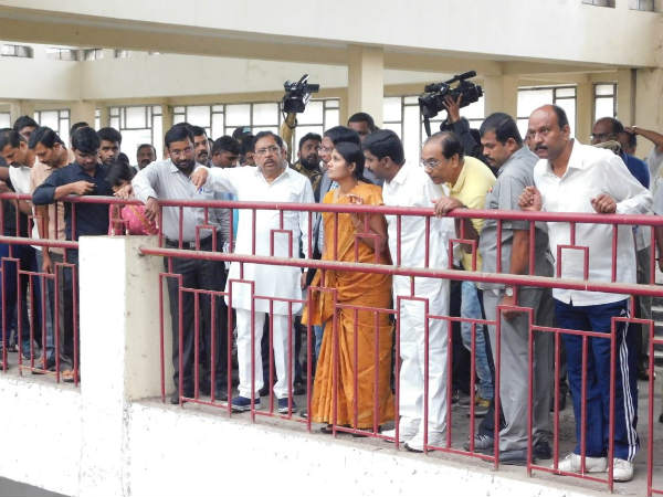 ಅಧಿಕಾರಿಗಳ ಅಮಾನತು