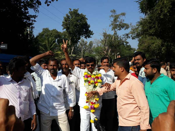 ಪಕ್ಷೇತರ ಅಭ್ಯರ್ಥಿಯಾಗಿ ಸ್ಪರ್ಧೆ