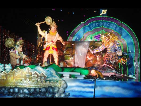 ಮಕ್ಕಳಿಗೆ ದಸರಾ ತೋರಿಸಿ ಅಭಿಮಾನ ಮೂಡಿಸಬೇಕು