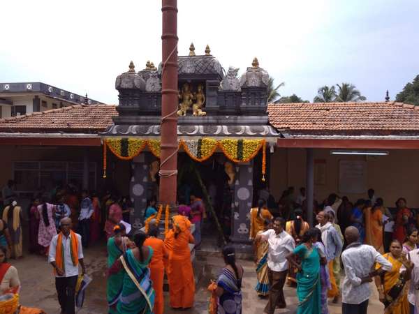 ಶಿವ-ಪಾರ್ವತಿ ಲಿಂಗ ರೂಪದಲ್ಲಿ ನೆಲೆಯಾಗಿದ್ದು