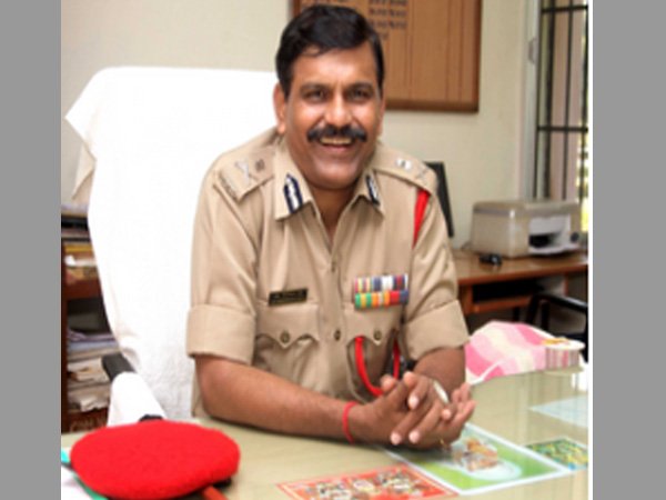 ಮನ್ನೆಂ ನಾಗೇಶ್ವರ್ ಪರಿಚಯ