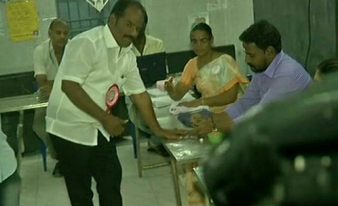 ಮತಗಟ್ಟೆಯಲ್ಲಿ ಬಿಜೆಪಿ ಏಜೆಂಟ್ಗಳಿಲ್ಲ