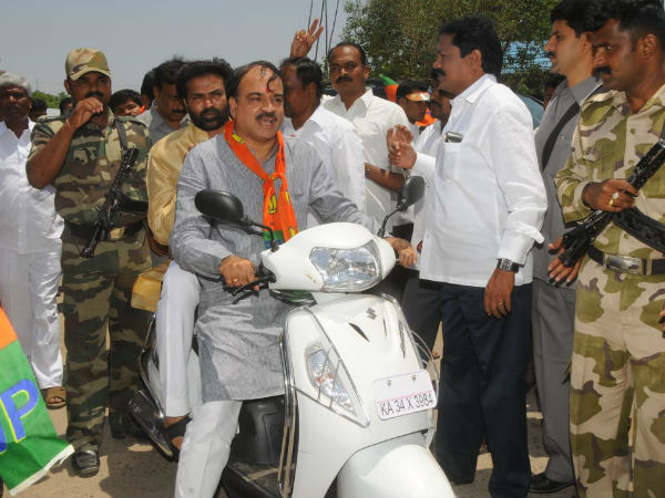 ರೈಲ್ವೆ ಕುಟುಂಬದಿಂದ ಬಂದವನು