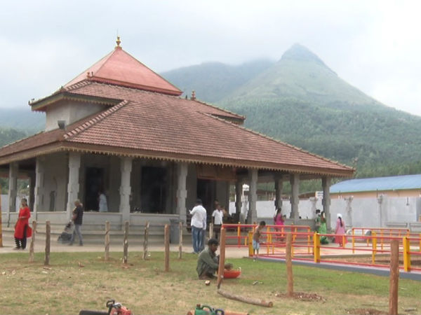 ವರ್ಷದ ನಂತರ ಬಾಗಿಲು ತೆರೆಯುತ್ತದೆ