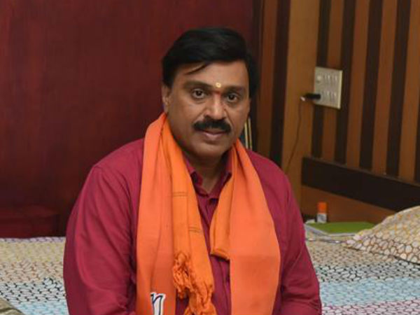 ಚಿತ್ರವನ್ನು ಇಟ್ಟುಕೊಂಡು ಕತೆ ಹೆಣೆಯುತ್ತಿದ್ದಾರೆ