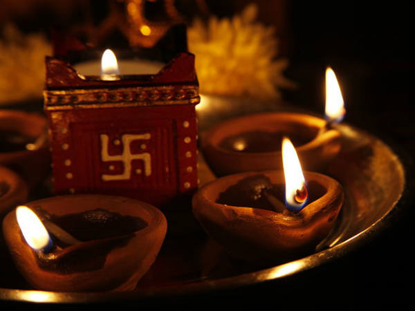 ಲಾಕ್ಷಣಿಕ ಭಾಷೆಯ ರೂಪದಲ್ಲಿ ವರ್ಣನೆ