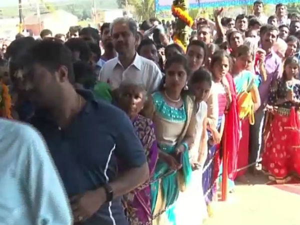 ವರ್ಷಕ್ಕೊಮ್ಮೆ ದರ್ಶನ