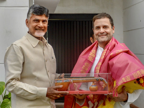 ಹಳೆಯ ವೈಷಮ್ಯ ಮರೆತು ಮುನ್ನಡೆಯಬೇಕು