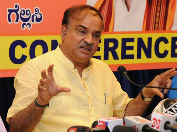ಪಕ್ಷಪಾತಿಗಳು!