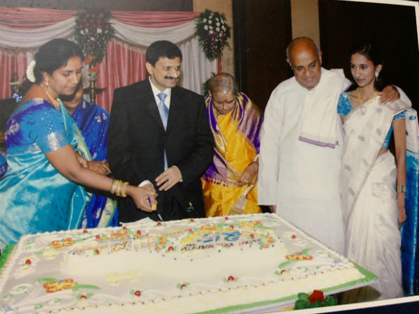 ಗಾಯನ ಸಮಾಜದಲ್ಲಿ ಆರತಕ್ಷತೆಯಿತ್ತು