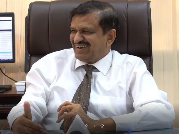 ನಾನು ಪ್ರಾಧ್ಯಾಪಕನಾಗಿ ಸೇರಿಕೊಂಡೆ