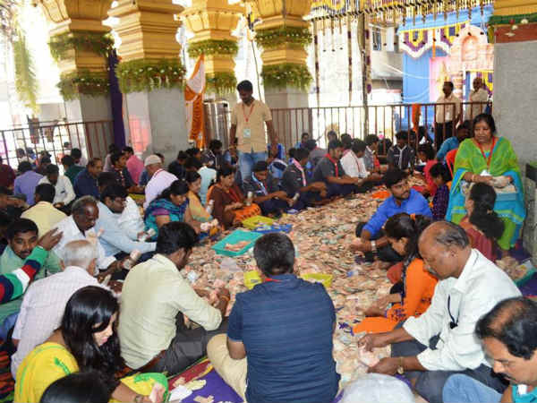 ಹುಂಡಿ ಹಣ ಏಣಿಕೆ
