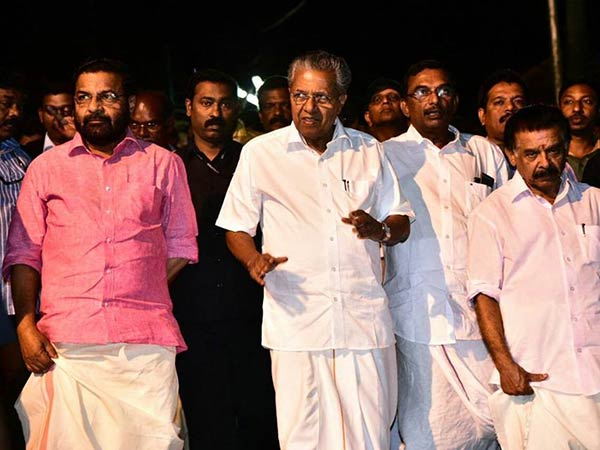 ಶಬರಿಮಲೆ ದೇವಸ್ಥಾನಕ್ಕೆ ಮಹಿಳೆಯರ ಪ್ರವೇಶ