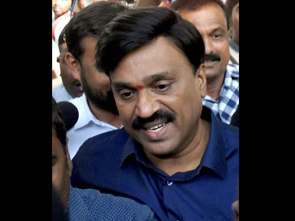 ಮಂಜುನಾಥ್ ಚೌಧರಿ ಬಳ್ಳಾರಿಯ ರೆಡ್ಡಿ ಮನೆ ಮೇಲೆ ದಾಳಿ ಮಾಡಿದ್ದರು