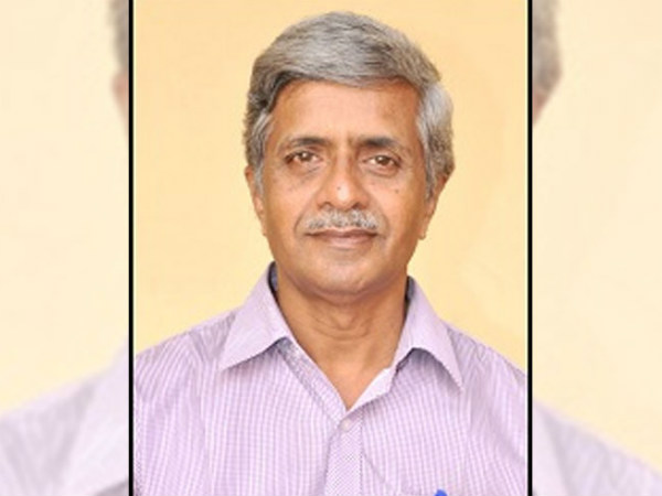 ಹಳ್ಳಿಗಳಿಂದ ಹುಡುಕಿಕೊಂಡು ಬರುತ್ತಾರೆ