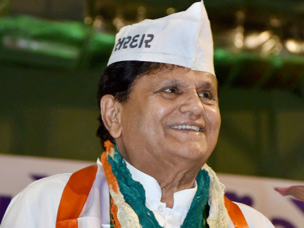 ಕುಟುಂಬವೆಂದರೆ ಎಸ್ಪಿ ತ್ಯಾಗಿ ಕುಟುಂಬವೆ?