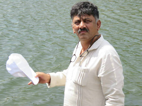 ರಾಜಕೀಯ ಒತ್ತಡ