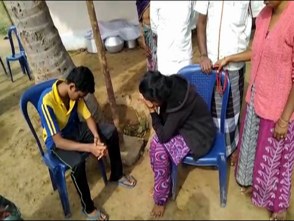 ಮಗುವನ್ನು ಕೊಟ್ಟು ಗಂಡನನ್ನು ಕರೆಸಿಕೊಂಡೆಯಾ...