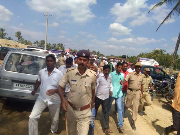 ಧರಣಿ ಮಾಡುತ್ತಿರುವುದು ವಿಪರ್ಯಾಸ