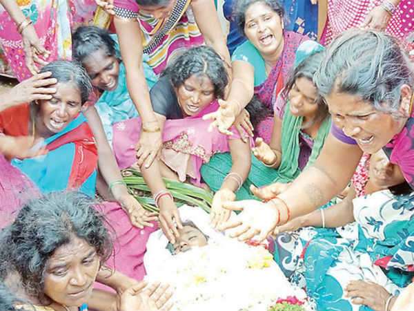 ಮಕ್ಕಳು ಬೀದಿ ಪಾಲಾಗಿದ್ದಾರೆ